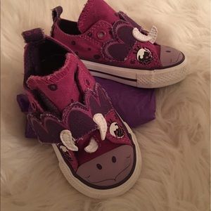 Converse purple dinosaur All Star sneakers!